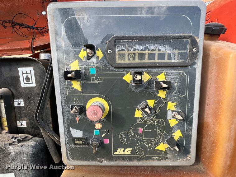 image for item KG9826 1999 JLG 600A  boom lift