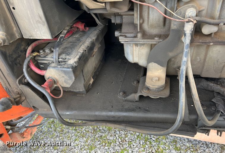 image for item KG9826 1999 JLG 600A  boom lift