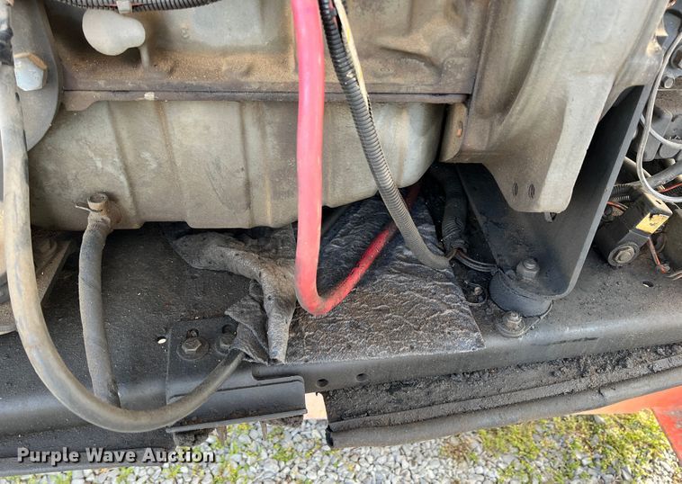 image for item KG9826 1999 JLG 600A  boom lift