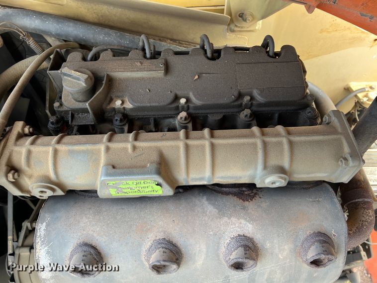 image for item KG9826 1999 JLG 600A  boom lift