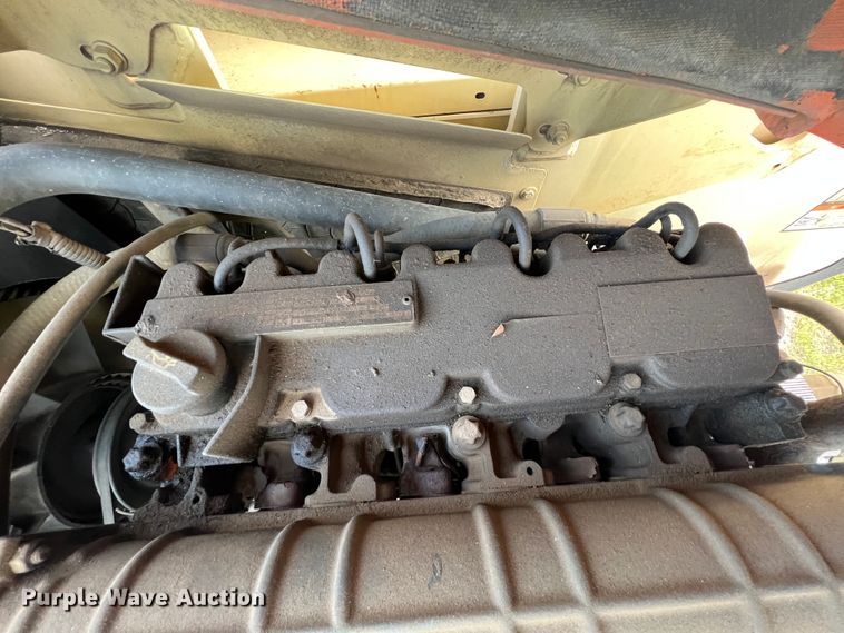 image for item KG9826 1999 JLG 600A  boom lift