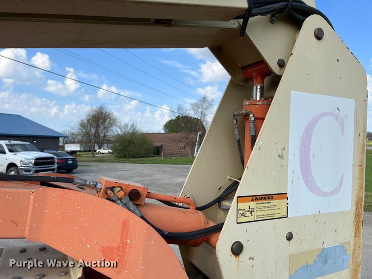 image for item KG9826 1999 JLG 600A  boom lift