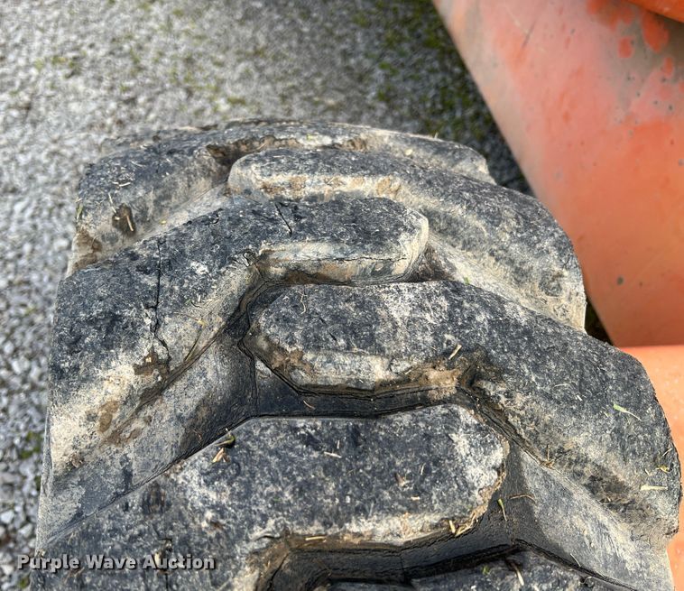 image for item KG9826 1999 JLG 600A  boom lift