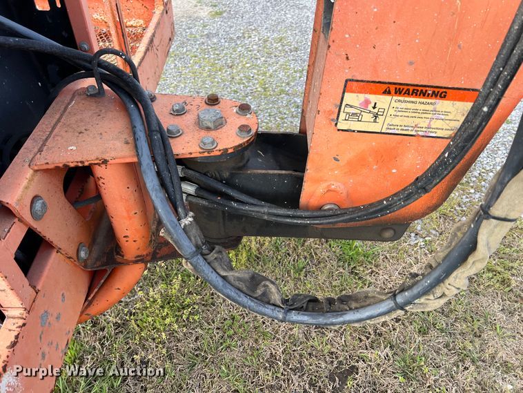 image for item KG9826 1999 JLG 600A  boom lift