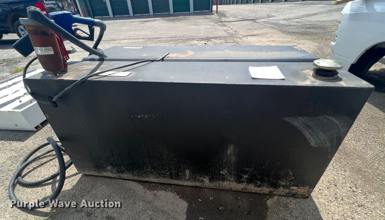 image for item KG9889 DeeZee  auxiliary fuel tank