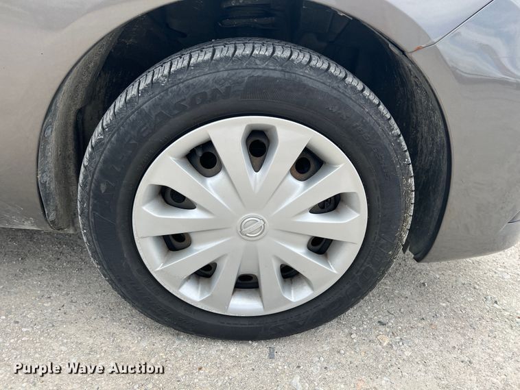 image for item KG9905 2015 Nissan Versa