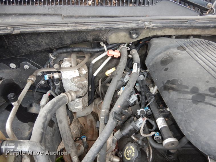 image for item KM9640 2002 Chevrolet Suburban  SUV