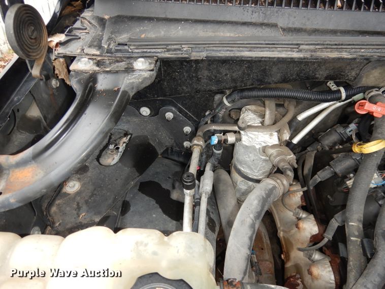 image for item KM9640 2002 Chevrolet Suburban  SUV