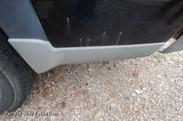 image for item KM9640 2002 Chevrolet Suburban  SUV