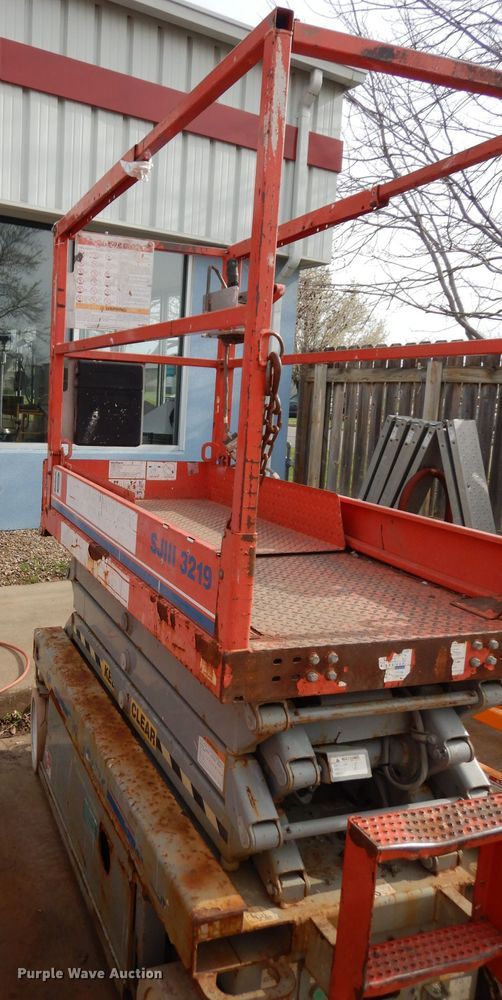 image for item KM9683 2008 Skyjack SJIII 3219  scissor lift