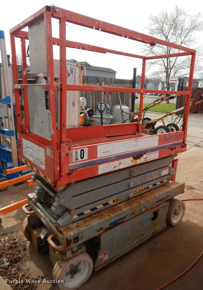 image for item KM9683 2008 Skyjack SJIII 3219  scissor lift