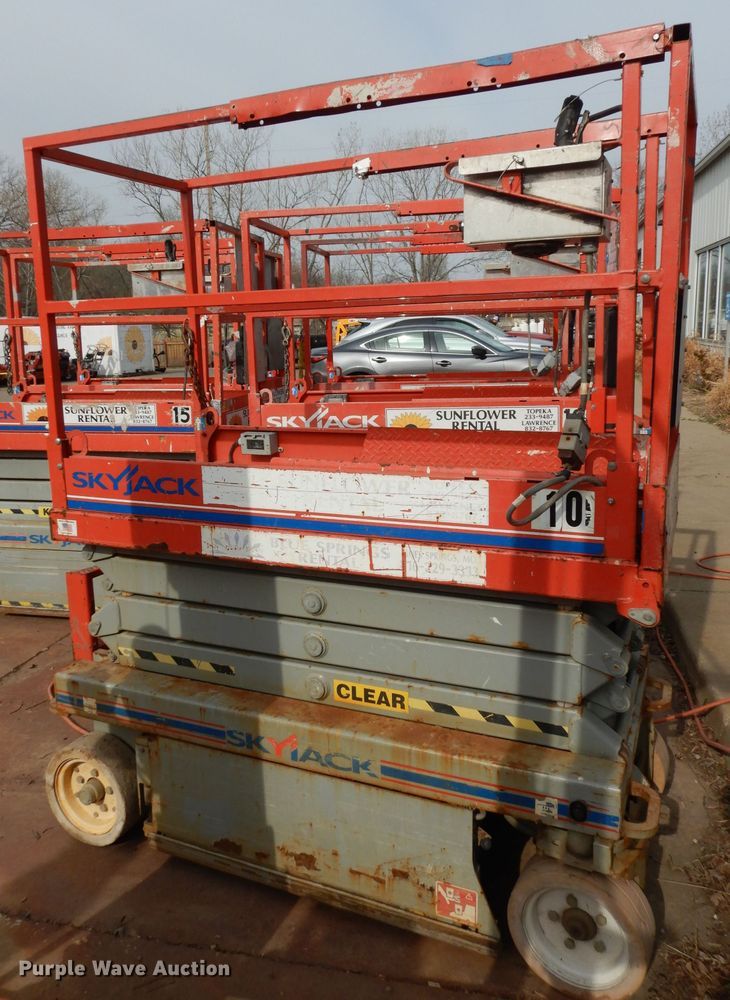 image for item KM9683 2008 Skyjack SJIII 3219  scissor lift
