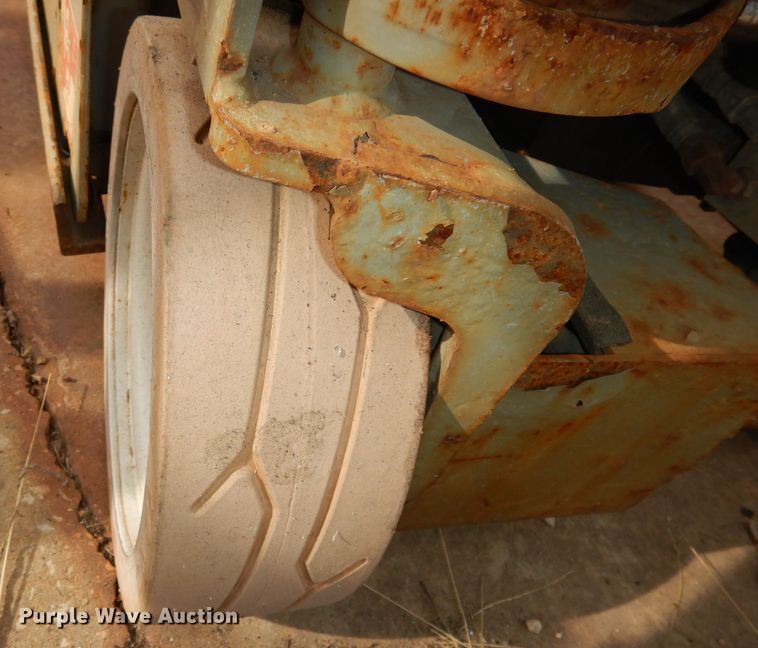 image for item KM9683 2008 Skyjack SJIII 3219  scissor lift