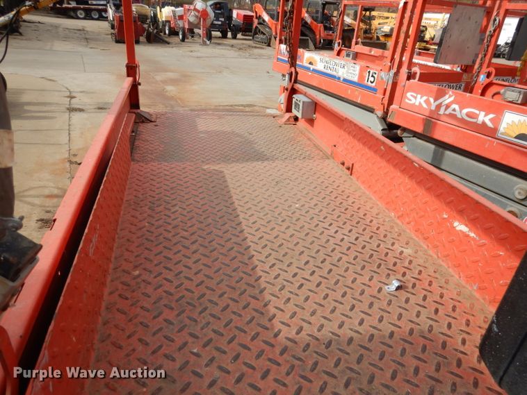 image for item KM9683 2008 Skyjack SJIII 3219  scissor lift