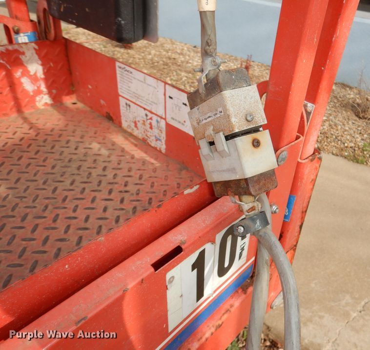 image for item KM9683 2008 Skyjack SJIII 3219  scissor lift