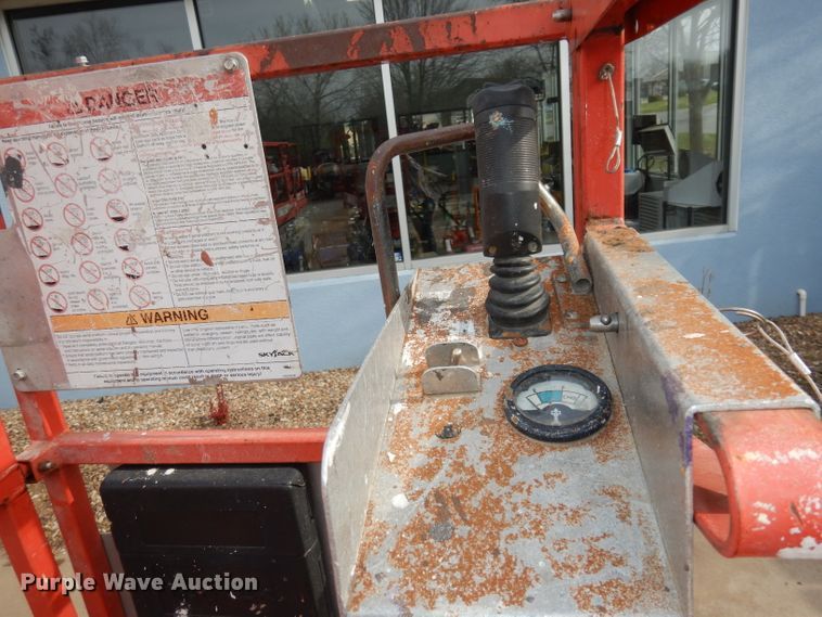 image for item KM9683 2008 Skyjack SJIII 3219  scissor lift