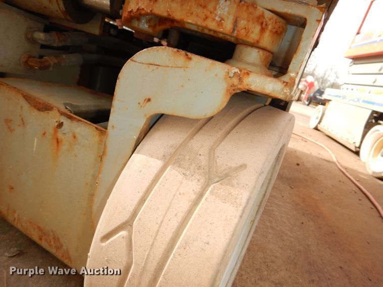 image for item KM9683 2008 Skyjack SJIII 3219  scissor lift