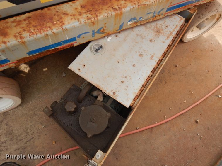 image for item KM9683 2008 Skyjack SJIII 3219  scissor lift