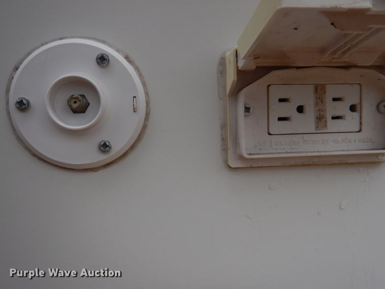 image for item KP9192 2013 Dutchmen Denali 293RKS  camper