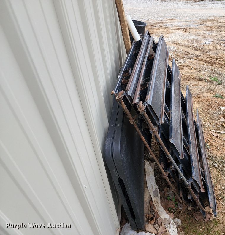 image for item KT9778 2001 Chevrolet Silverado 3500  flatbed pickup truck