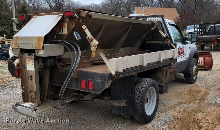 image for item KT9779 2005 Ford F550 Super Duty  flatbed truck