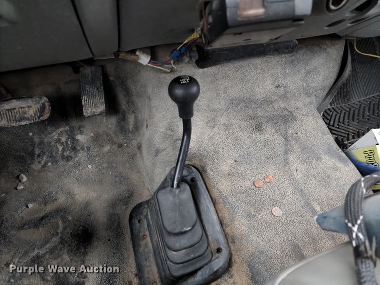 image for item KT9779 2005 Ford F550 Super Duty  flatbed truck