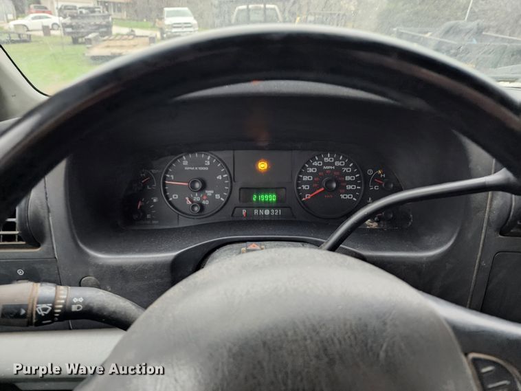 image for item KT9779 2005 Ford F550 Super Duty  flatbed truck