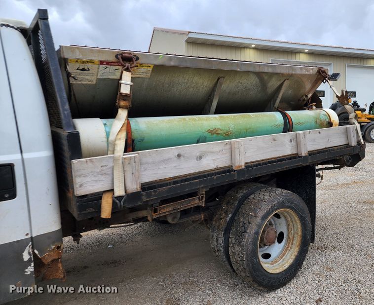 image for item KT9779 2005 Ford F550 Super Duty  flatbed truck