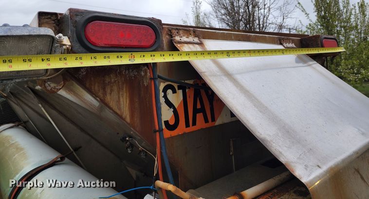 image for item KT9779 2005 Ford F550 Super Duty  flatbed truck