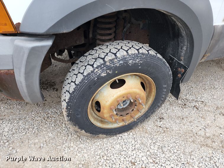 image for item KT9779 2005 Ford F550 Super Duty  flatbed truck