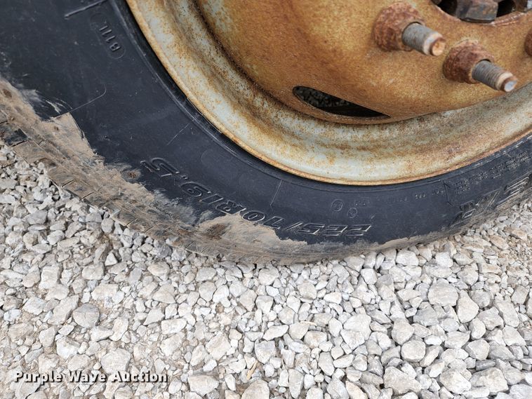 image for item KT9779 2005 Ford F550 Super Duty  flatbed truck