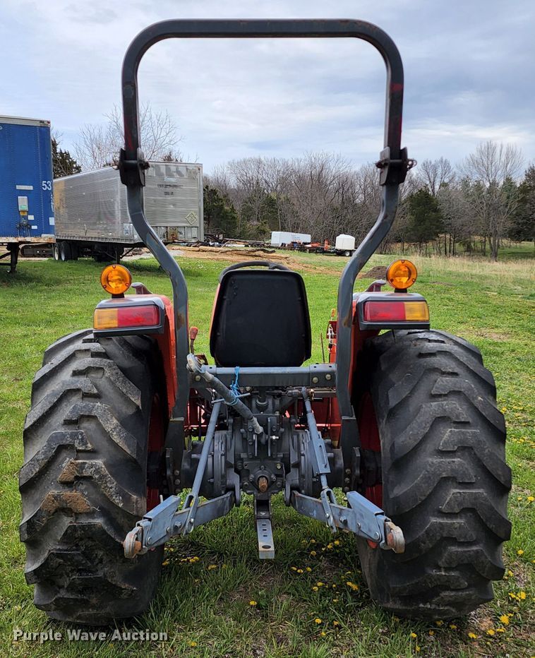 image for item KT9787 Kubota L4400  MFWD tractor
