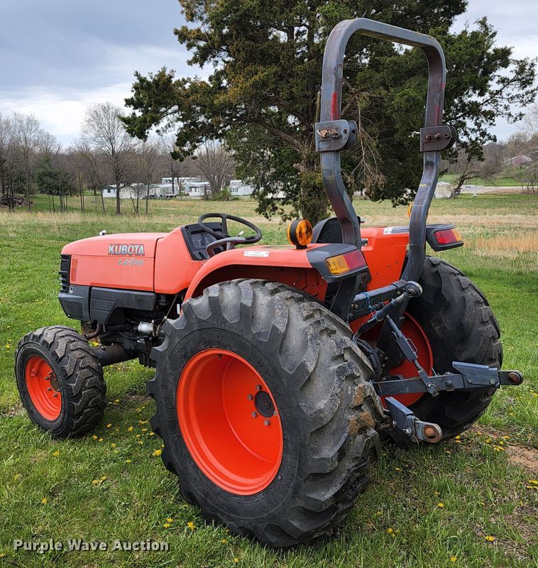 image for item KT9787 Kubota L4400  MFWD tractor