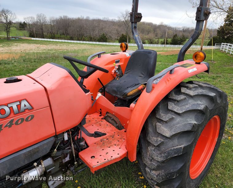 image for item KT9787 Kubota L4400  MFWD tractor