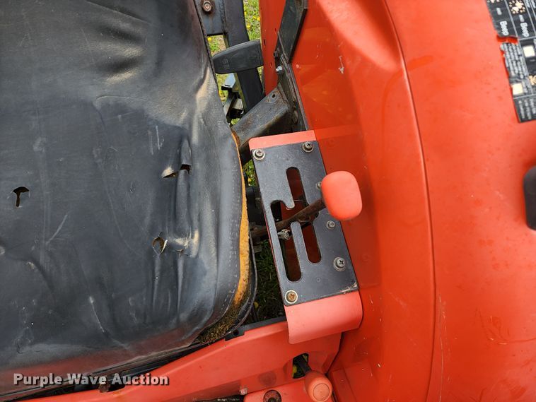 image for item KT9787 Kubota L4400  MFWD tractor