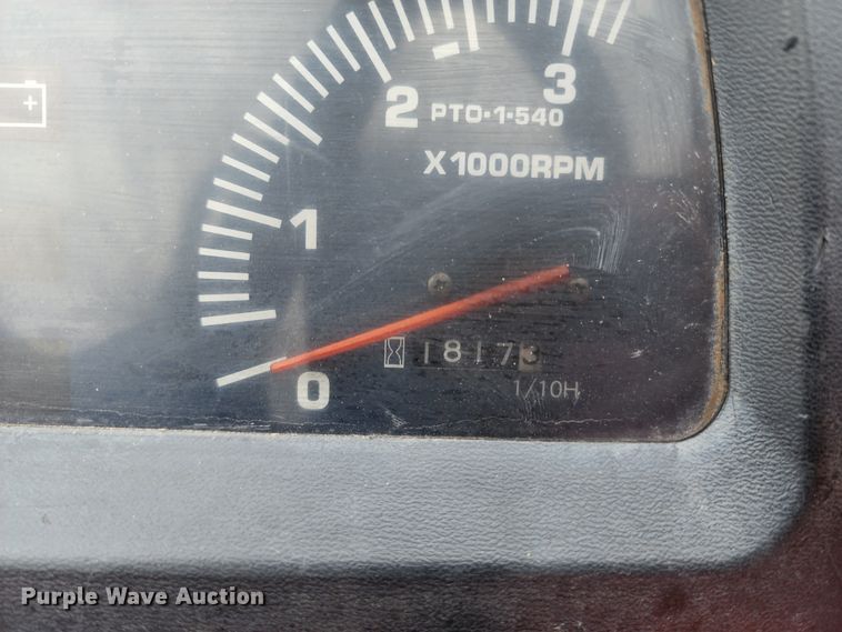 image for item KT9787 Kubota L4400  MFWD tractor