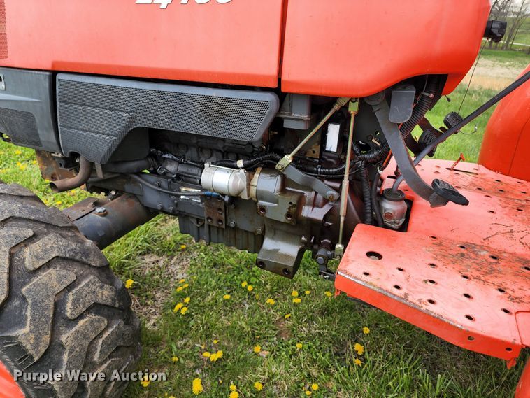 image for item KT9787 Kubota L4400  MFWD tractor