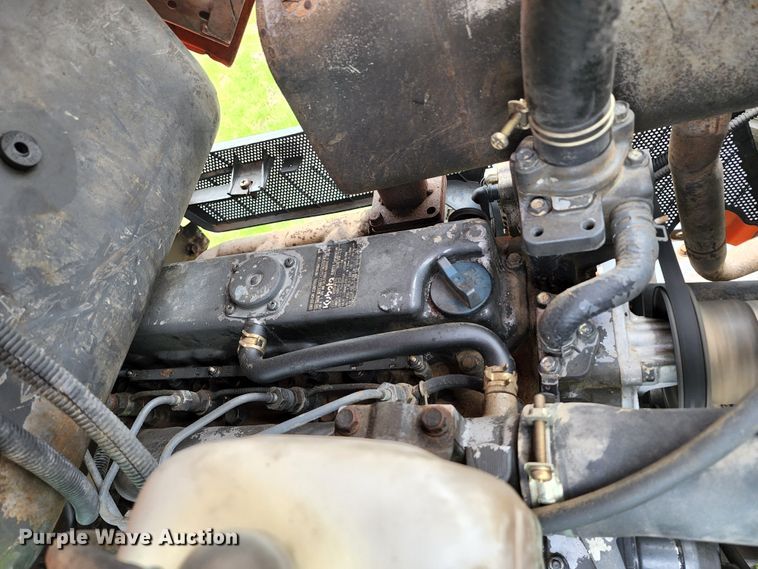 image for item KT9787 Kubota L4400  MFWD tractor