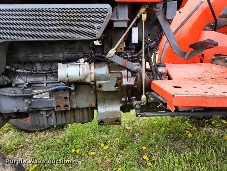 image for item KT9787 Kubota L4400  MFWD tractor