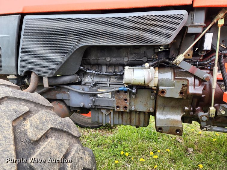 image for item KT9787 Kubota L4400  MFWD tractor