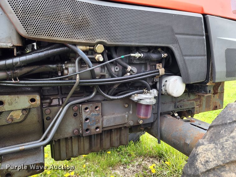 image for item KT9787 Kubota L4400  MFWD tractor