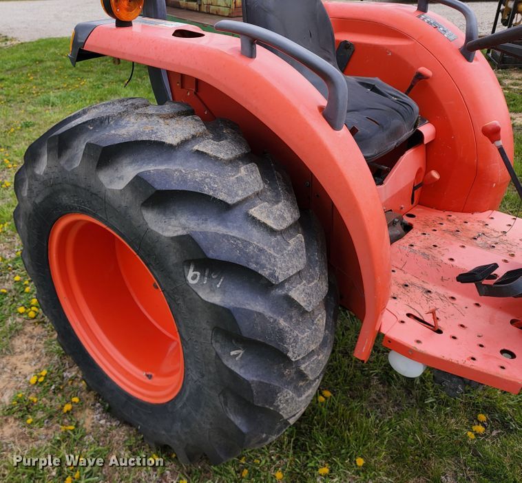 image for item KT9787 Kubota L4400  MFWD tractor