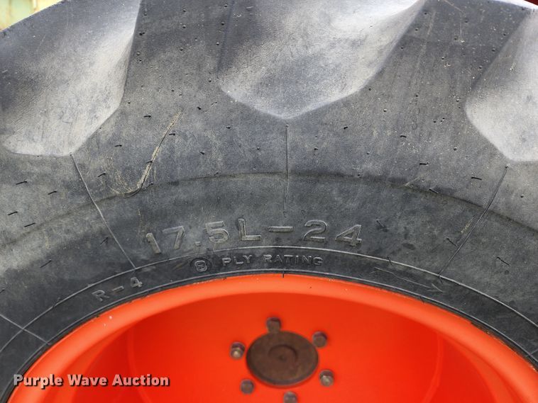 image for item KT9787 Kubota L4400  MFWD tractor