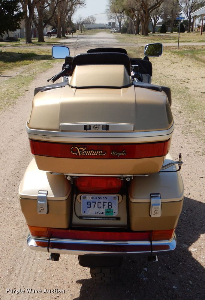 image for item LJ9973 1987 Yamaha Venture Royale  motorcycle