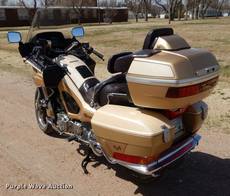 image for item LJ9973 1987 Yamaha Venture Royale  motorcycle