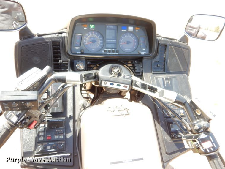 image for item LJ9973 1987 Yamaha Venture Royale  motorcycle