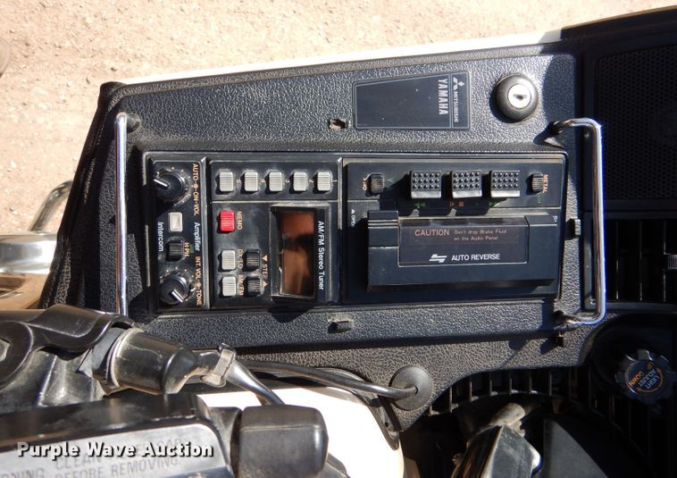 image for item LJ9973 1987 Yamaha Venture Royale  motorcycle