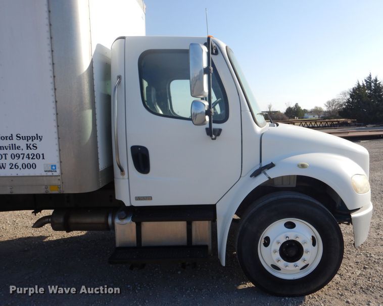 image for item LJ9974 2007 Freightliner Business Class M2  box truck