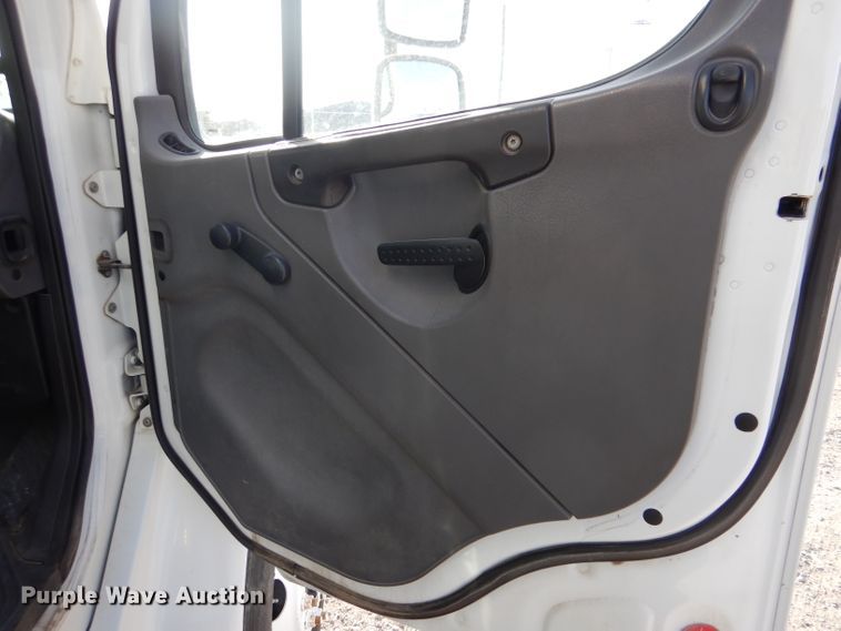 image for item LJ9974 2007 Freightliner Business Class M2  box truck