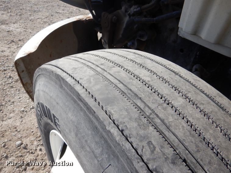 image for item LJ9974 2007 Freightliner Business Class M2  box truck